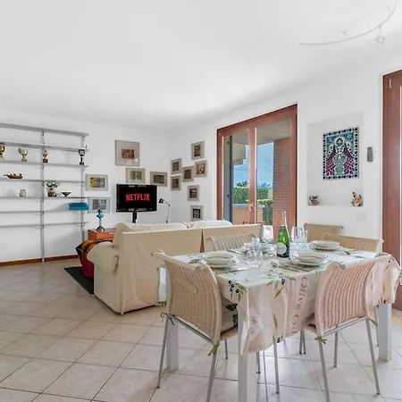 Serenity With Swimming Pool, Solarium And Bbq